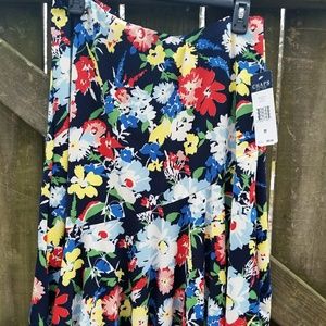 Women's CHAPS Floral Skirt - Medium - Brand New